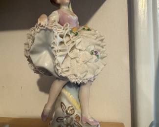 PRETTY LITTLE BISQUE