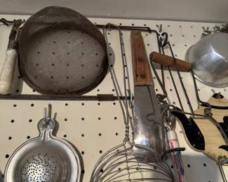 MORE VINTAGE KITCHEN