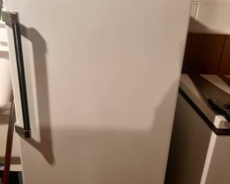 #SMALL CHEST FREEZER