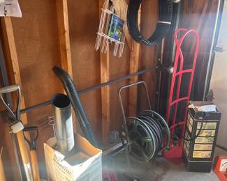 YARD TOOLS LITTLE DOLLY