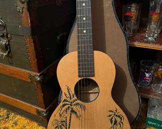 FABULOUS VINTAGE GUITAR IN GREAT CONDITION WITH ORIGINAL OIL CLOTH CASE