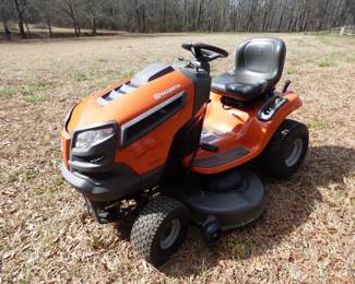 Husqvarna Riding Mower YTA 22V46