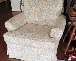 Swivel Rocker Chair.
Removable cover to easily wash or to change up as desired.
