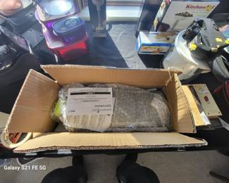 NEW IN BOX PAMPERED CHEF MANDOLINE