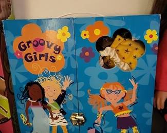 GROOVY GIRLS