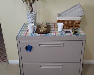 METAL FILE CABINET