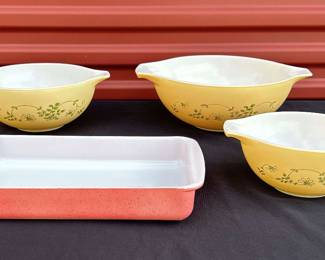 Vintage Shenedoah Cinderella Bowl Set And Flamingo Pink Casserole Dish 