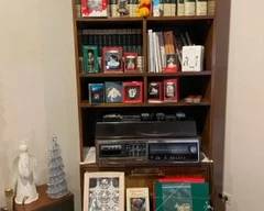 More electronics and perfect bookshelf with drawers!