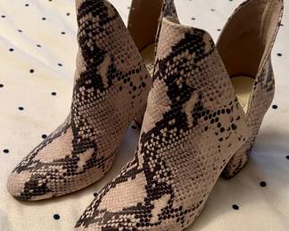 Steve Madden booties (size 7.5)
