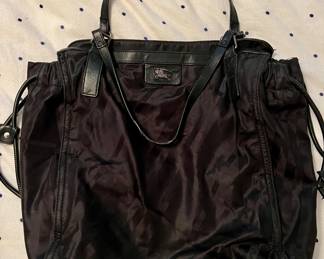 Burberry tote (to be authenticated)