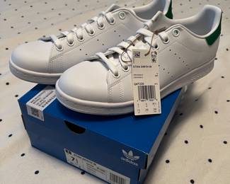 Adidas Stan Smith sneakers (NWT and box)
