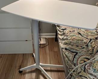 Adjustable bed table/desk