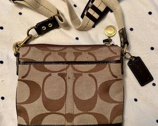 Coach crossbody (to be authenticated)