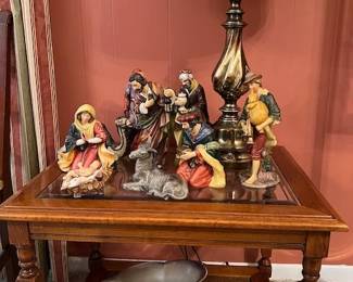 large ceramic nativity, Roseville Pottery gardenia platter, Frankoma leaf bowl, brass lamp