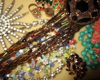 Lots of vintage jewelry