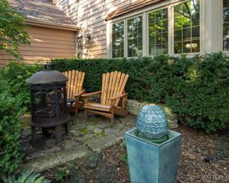 Bailey Rd, Side Garden