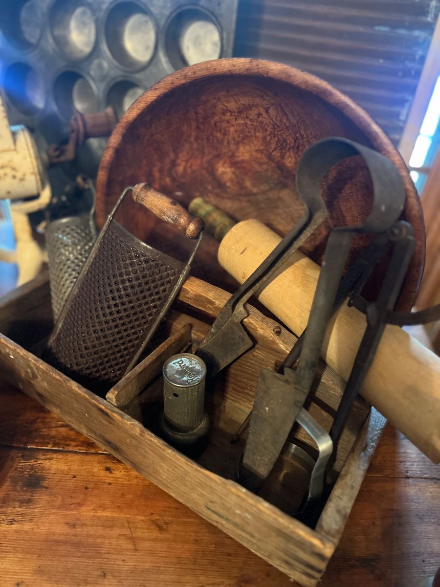 60 OFF MONDAY/ Extraordinary Tn. SALE starts on 12/2/2023