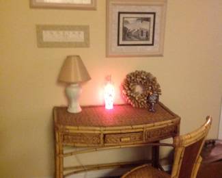 Wicker writing desk with chair