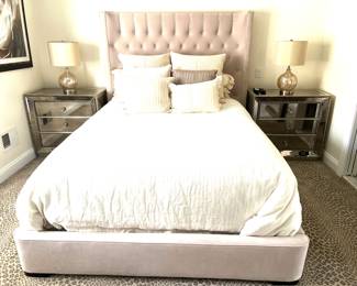 54. Velvet Tufted Queen Bed (52"h)