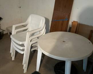 plastic table and chairs