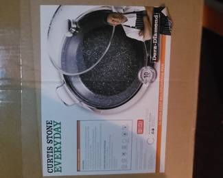 Curtis stone large pot, brand new