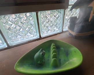 Frog ash tray