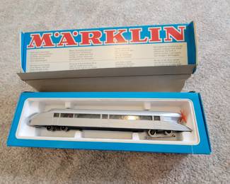 MARKLIN SILVER ZEPPELIN ELECTRIC LOCOMOTIVE