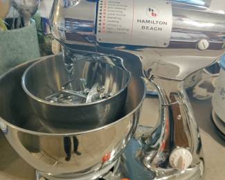 Vintage Hamilton Beach stand mixer in excellent condition