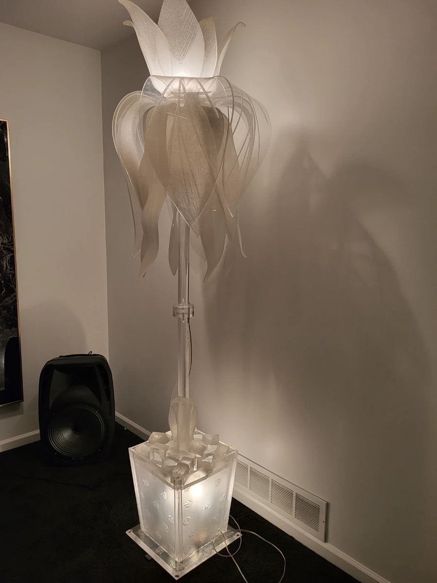 Amazing Designer Picker/Tag sale Huge !!! starts on 11/17/2023