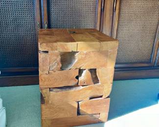 Vintage Burl Wood Pedestal/Side Table
