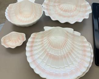 VTG OTAGIRI CLAM SHELL SERVING PLATES & BOWLS.  PINK & WHITE