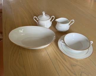 White Lace
by OXFORD (DIV OF LENOX)
