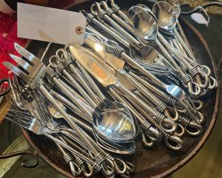 Stainless steel flatwear 