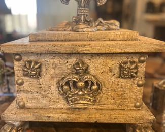 “Royal Treasure Chest” box