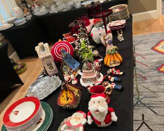 Holiday serving pieces