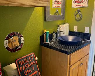 Lots of cool vintage signs 