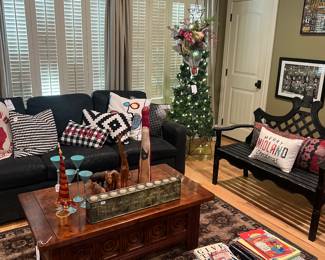 Second upstairs sitting area. Details in following pics.