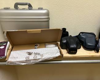 HP keyboard and mouse, Minolta7000i, Sony Digital Mavica