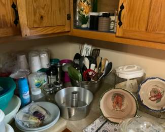 Bakeware and baking supplies