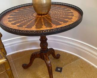 Round inlay table