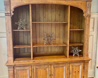Ethan Allen hutch