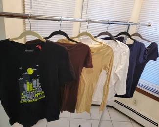 (6) Casual Shirts
Variety of six shirts including - Tommy Bahama, (2) No Nasties, Gap, and Michael Stars.