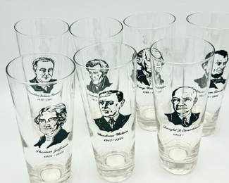 (7) Presidential Drinking Glasses
Contains Thomas Jefferson, Woodrow Wilson, Dwight de Eisenhower, Andrew Jackson, FDR, George Washington, and Abraham Lincoln Woodrow Wilson, has a small chip on rim as seen in photos