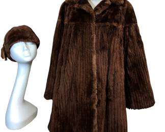 Ladies I MAGNIN Fur Hat & Beaver Fur Coat 