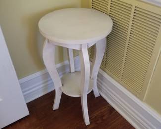 Accent table