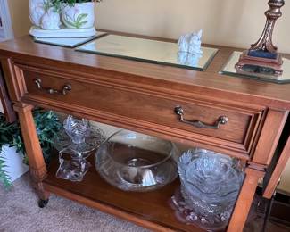 Bassett double drop-leaf buffet
