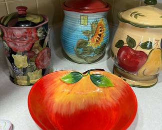 Ceramic kitchen items