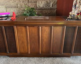 Vintage GE solid state stereo console