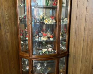 Tall rounded curio (approx. 7')