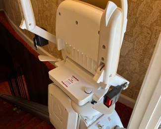 Acorn stairlifts (1 of 2) *buyer is responsible for disassembling units* 